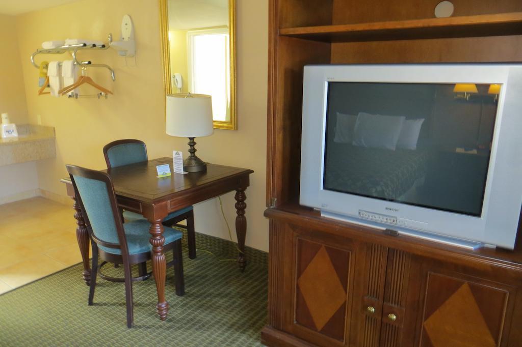 American Inn ستوكتون، كاليفورنيا المظهر الخارجي الصورة